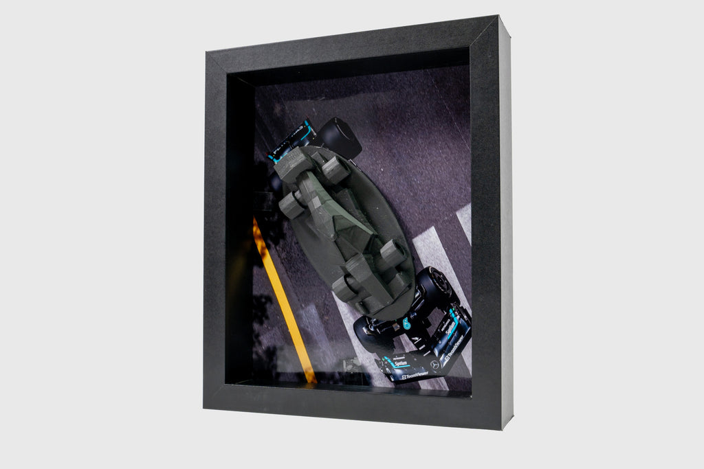 Pole Racer Poster-Skulptur